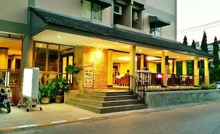 People Place Boutique In Town Hotel - Sha Extra Plus Чиангмай Экстерьер фото