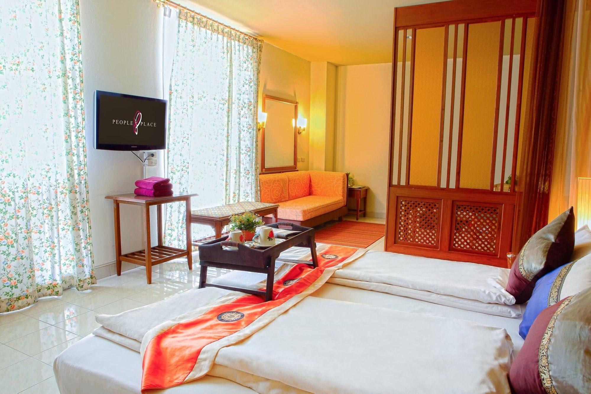 People Place Boutique In Town Hotel - Sha Extra Plus Чиангмай Экстерьер фото