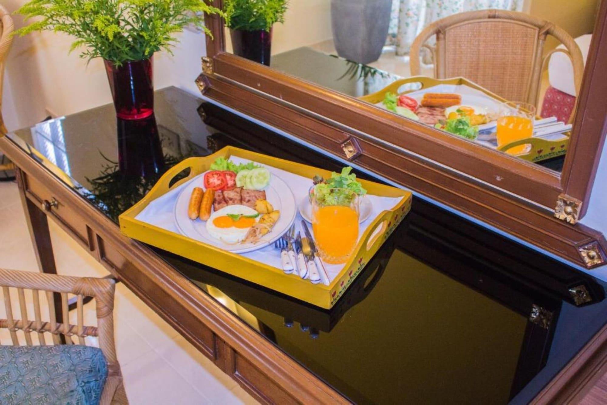 People Place Boutique In Town Hotel - Sha Extra Plus Чиангмай Экстерьер фото