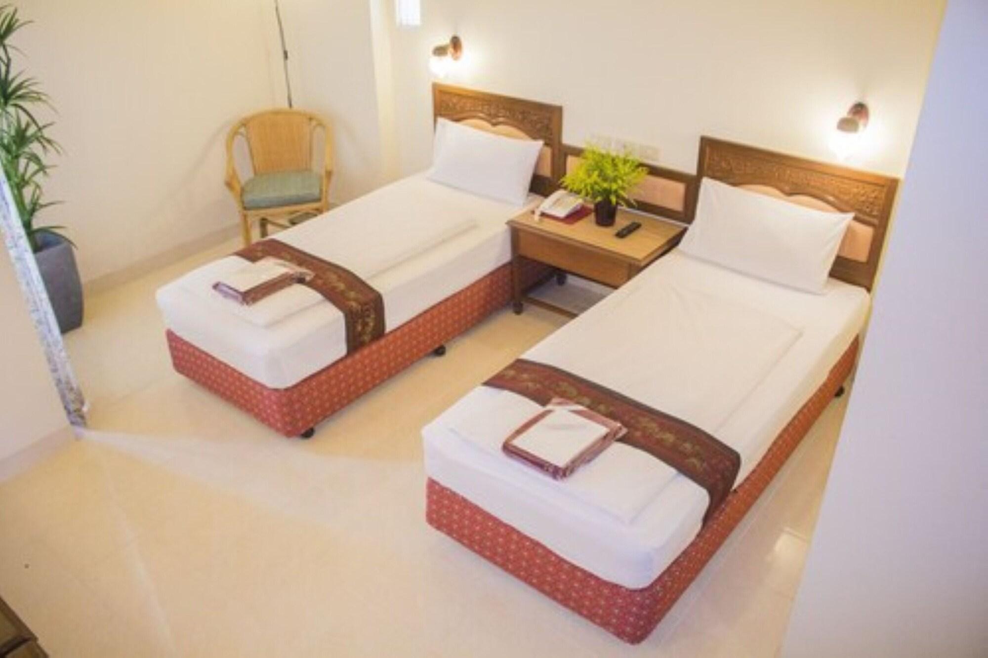 People Place Boutique In Town Hotel - Sha Extra Plus Чиангмай Экстерьер фото