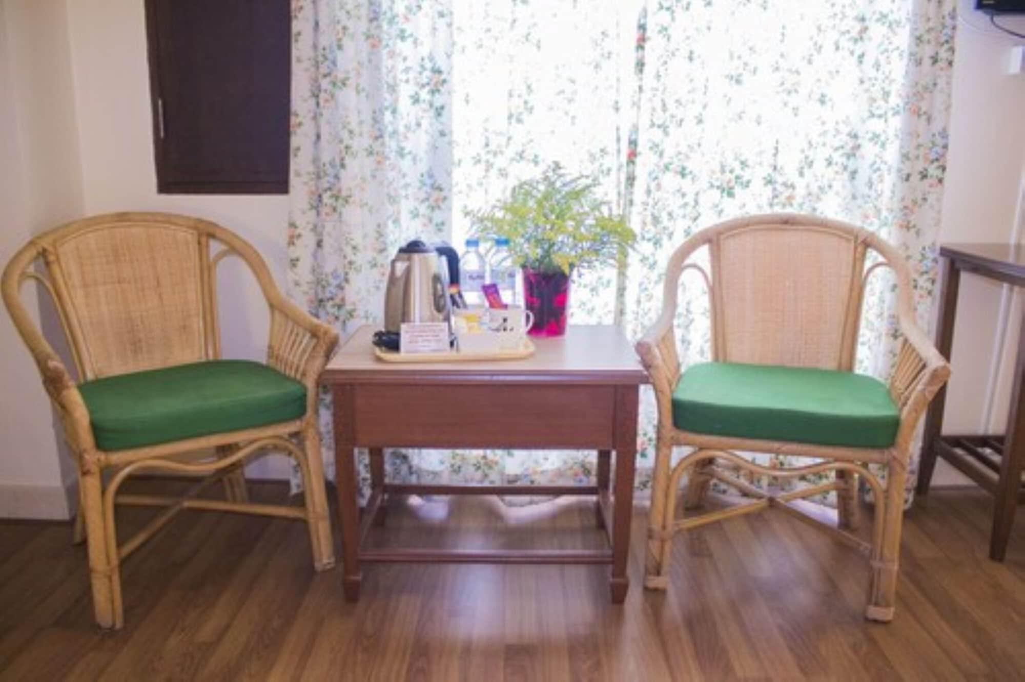 People Place Boutique In Town Hotel - Sha Extra Plus Чиангмай Экстерьер фото