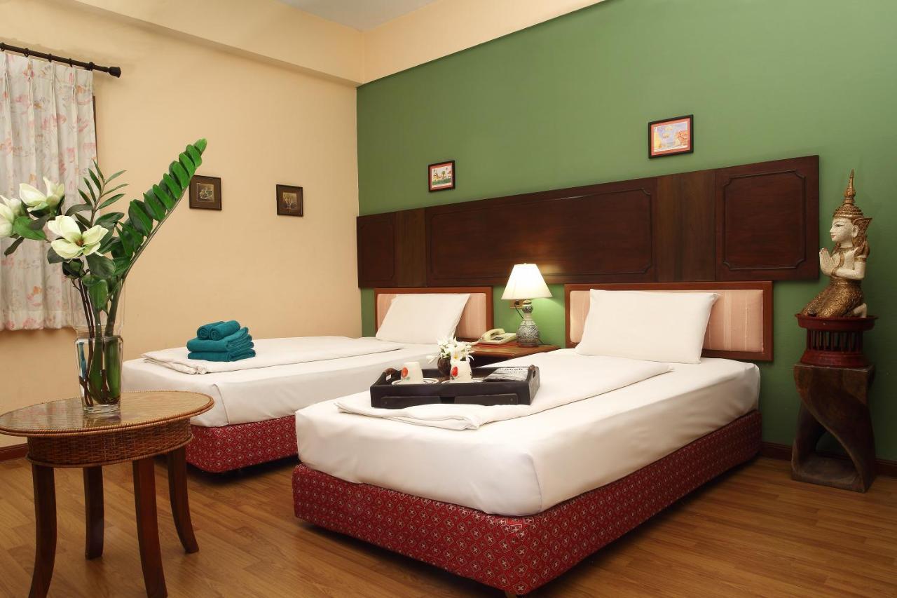 People Place Boutique In Town Hotel - Sha Extra Plus Чиангмай Экстерьер фото