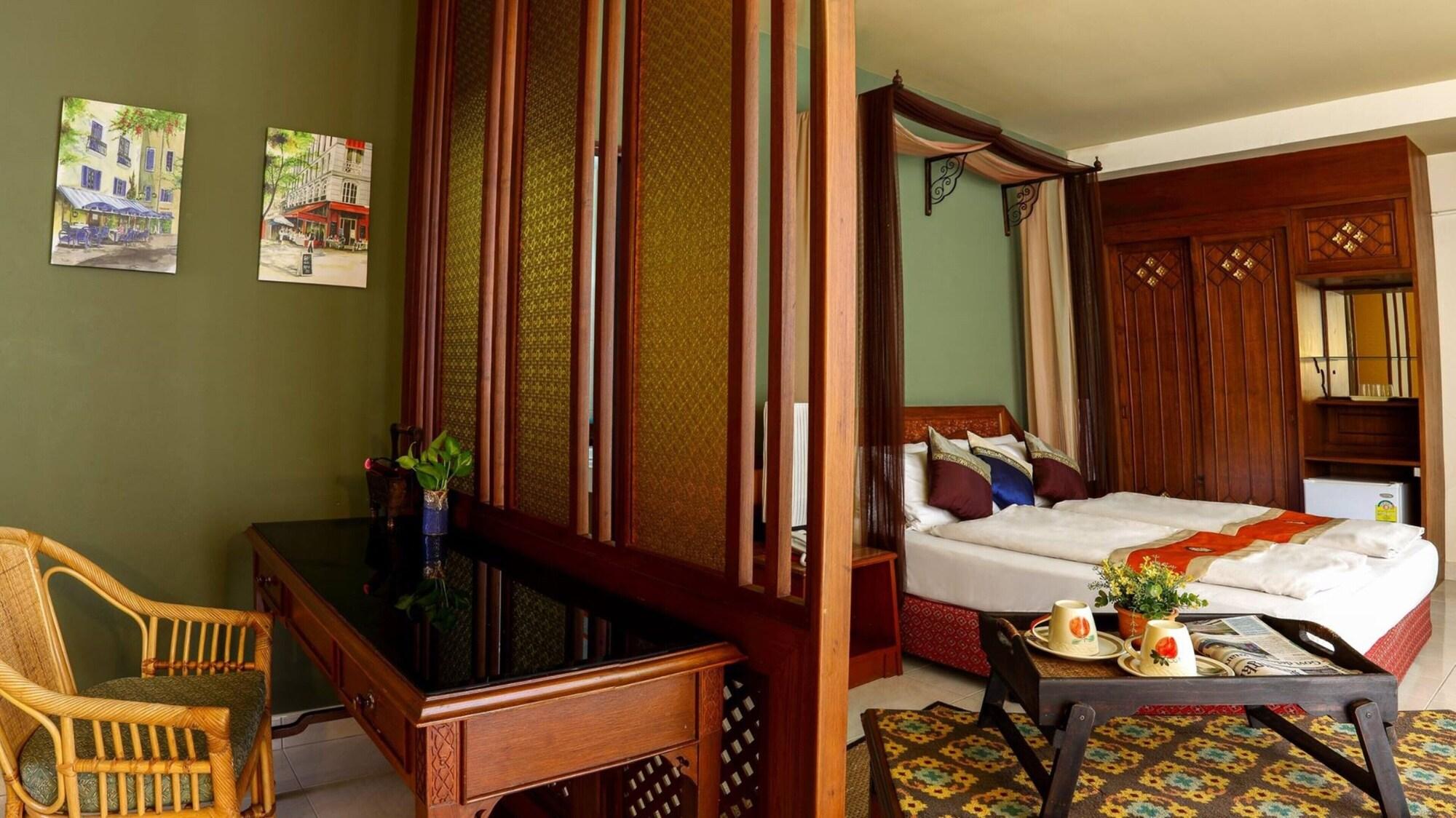 People Place Boutique In Town Hotel - Sha Extra Plus Чиангмай Экстерьер фото
