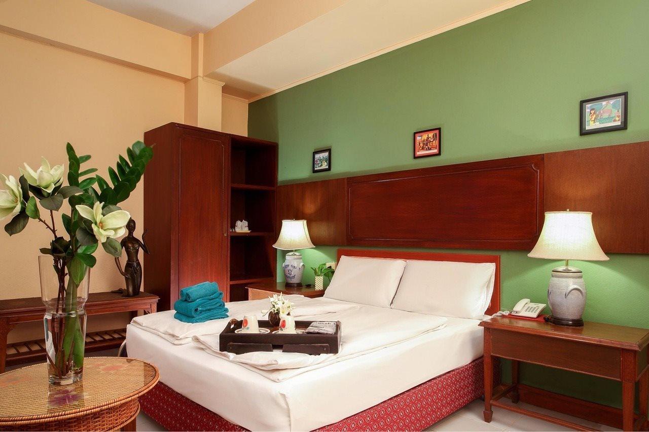 People Place Boutique In Town Hotel - Sha Extra Plus Чиангмай Экстерьер фото