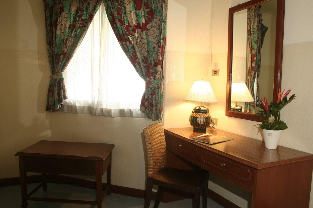 People Place Boutique In Town Hotel - Sha Extra Plus Чиангмай Экстерьер фото