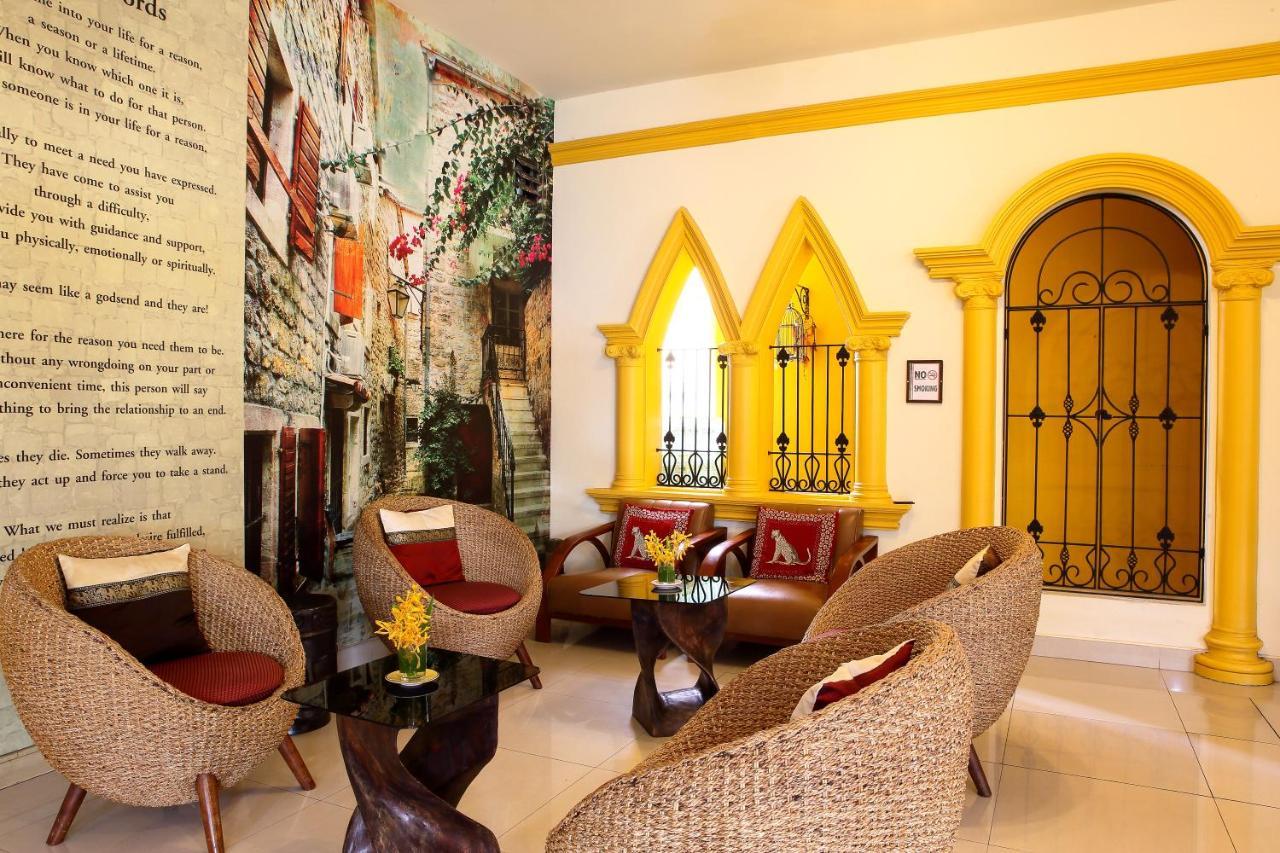 People Place Boutique In Town Hotel - Sha Extra Plus Чиангмай Экстерьер фото