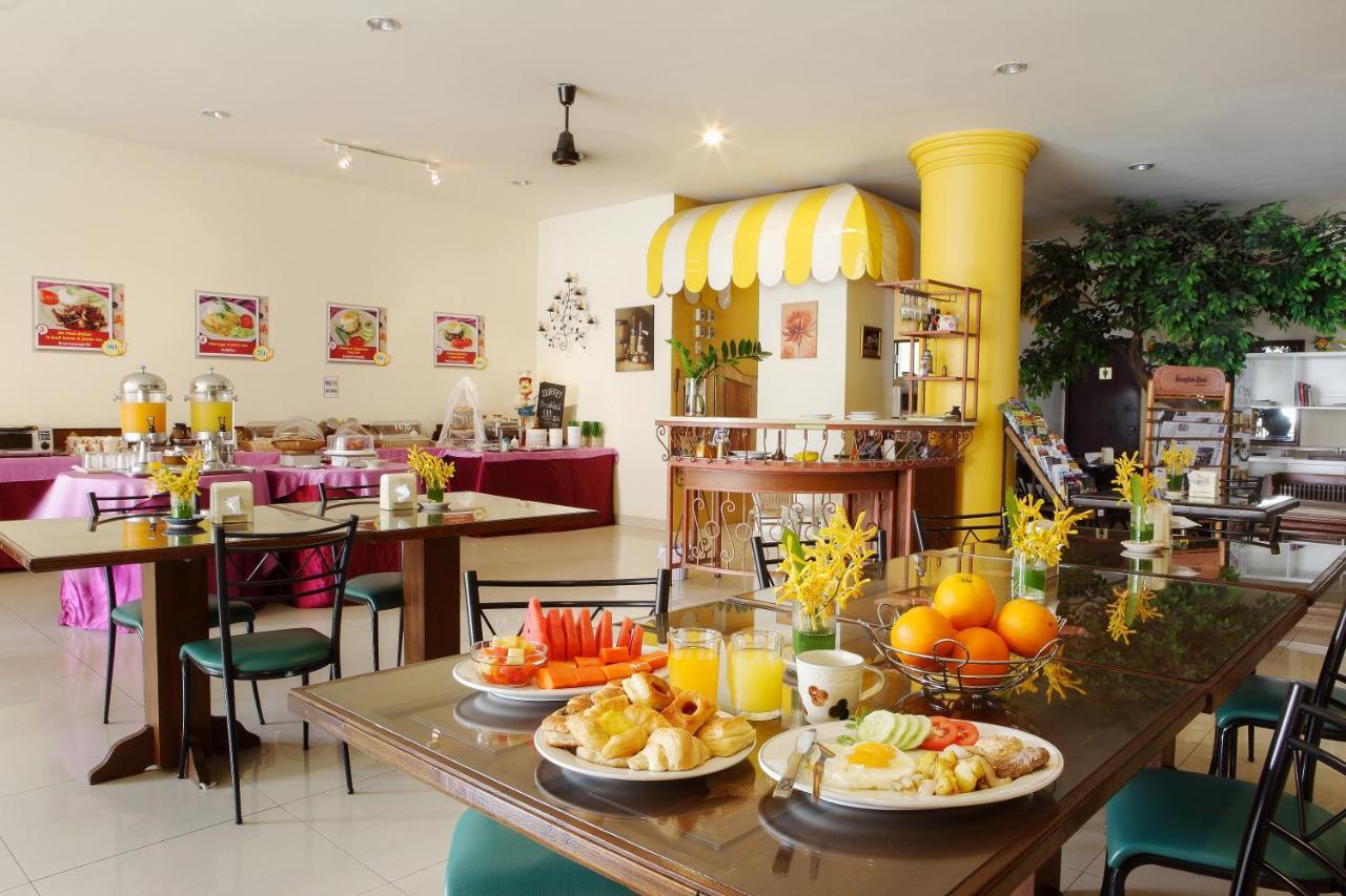 People Place Boutique In Town Hotel - Sha Extra Plus Чиангмай Экстерьер фото