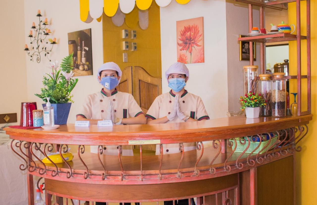People Place Boutique In Town Hotel - Sha Extra Plus Чиангмай Экстерьер фото